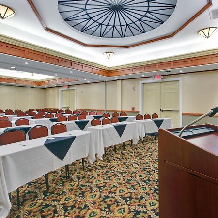 Holiday Inn South Burlington, An Ihg Hotel Εξωτερικό φωτογραφία